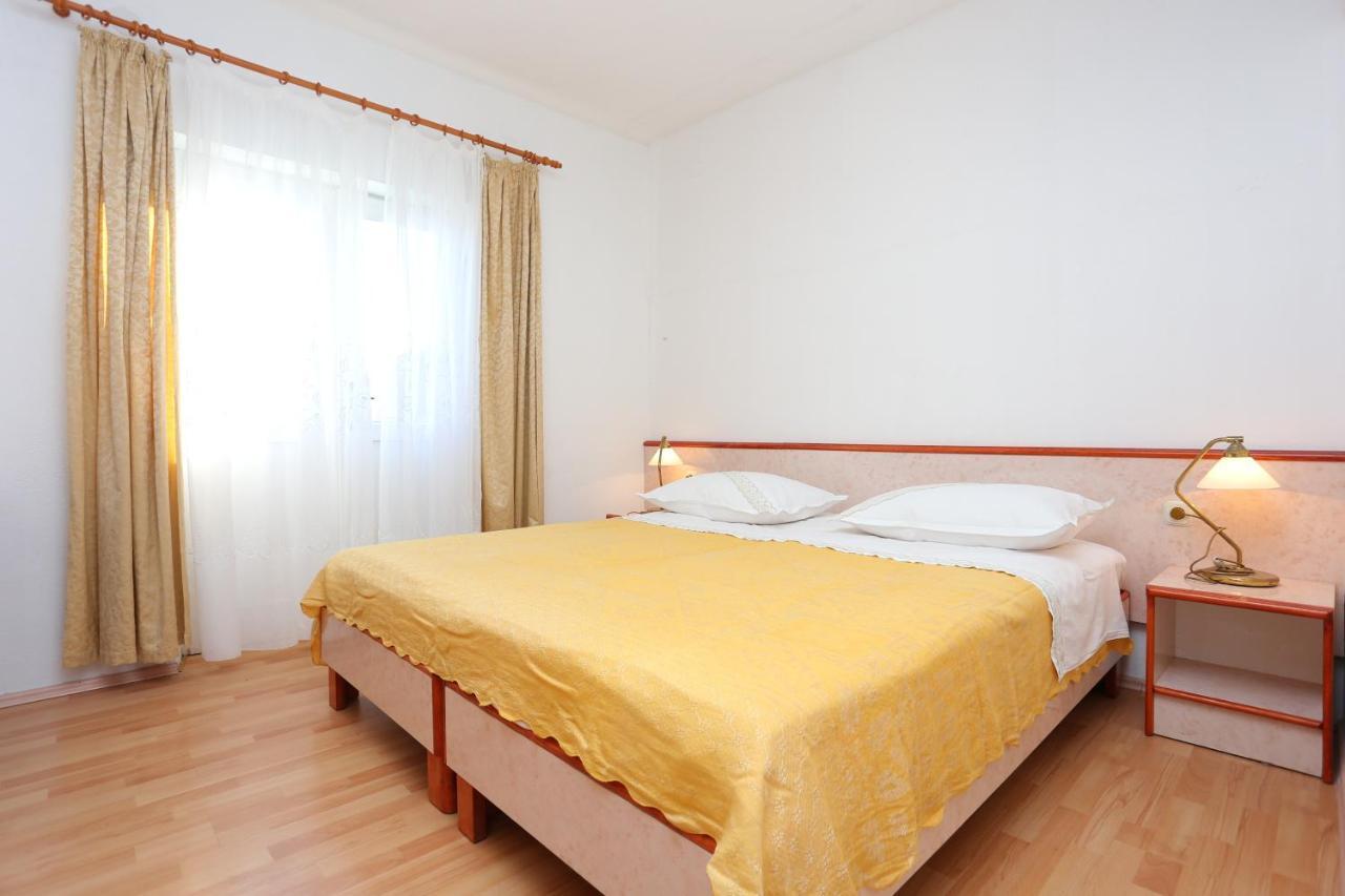 Apartment Igrane 311B Buitenkant foto