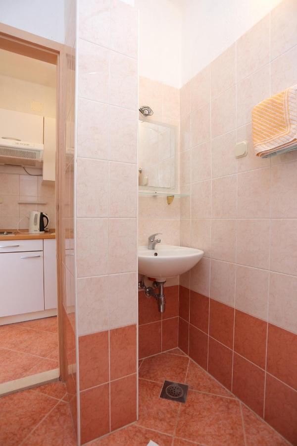 Apartment Igrane 311B Buitenkant foto